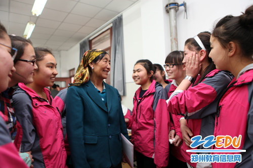 新疆内高班学生家长赴内地办班学校考察