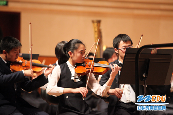 郑州外国语学校在河南艺术中心音乐厅成功举办