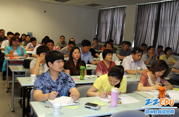 郑州市社区教育培训班在上海开放大学开班