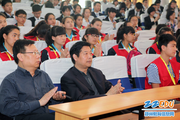 郑州市中学生模联大会在郑州11中举行 高中生
