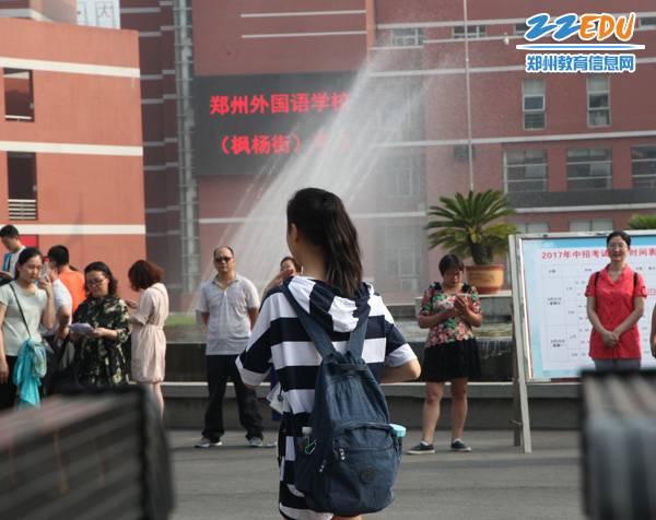 中考第一天，笔者带你直击现场