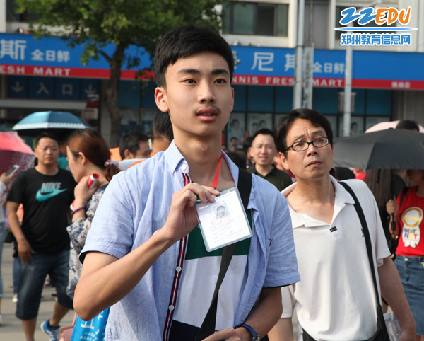 中考第一天，笔者带你直击现场