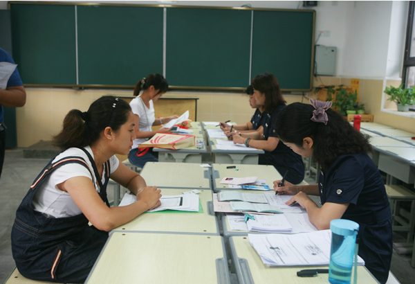 中原区人口学校_...百人观摩团走进中原区闫垌小学(3)