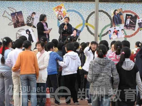 [外语中学] 外语角秀出真我风采