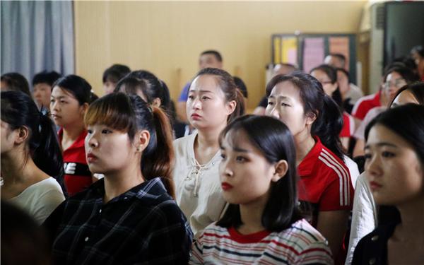 榜样身上汲取前行的力量 郑州市教工幼儿园进