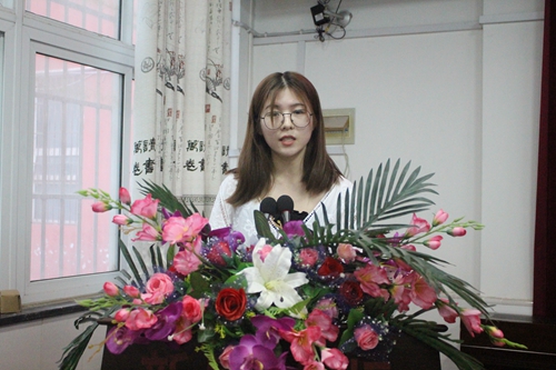 [中牟] 新圃街小学:师徒结对 引领成长