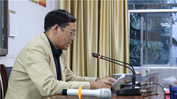 [登封] 崇高路小学集中学习讲话精神 全力争做