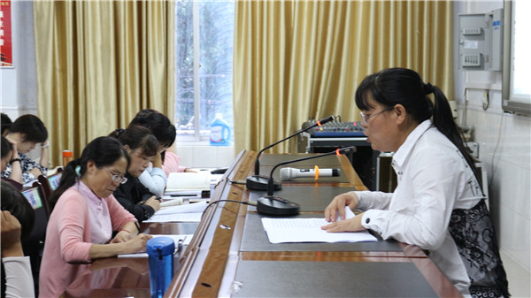 [登封] 崇高路小学集中学习讲话精神 全力争做