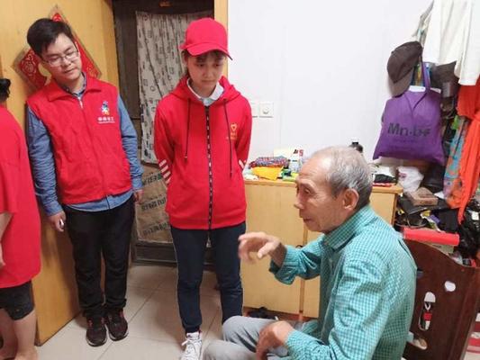 [五中] 开展关爱我最尊敬的老教师青年志愿者