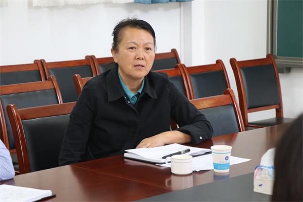 郑州市思齐实验中学执行校长张莹发言