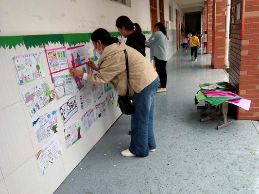 [荥阳] 六小开展文明校园创建手抄报活动