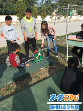 训练学生体质体能 ---广武镇第一小学开展学生体质健康测试工作