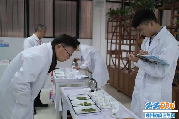 4.裁判长现场评判 4.裁判长现场评判