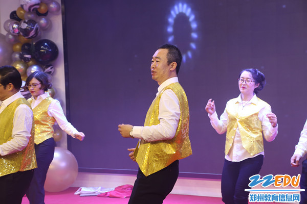 校领导精彩演出,舞动未来,华丽转身_副本 校领导精彩演出,舞动未来,华丽转身_副本