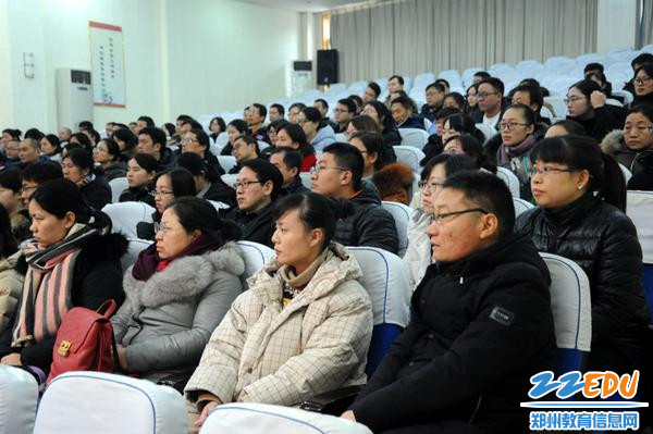 郑州九中教师热烈欢迎考核组领导
