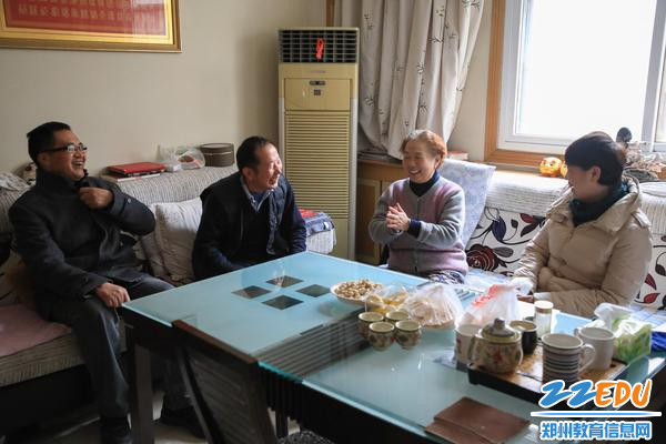 走访问候老干部，暖意融融