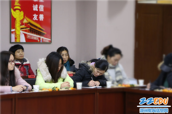 4.家委会成员认真记录 4.家委会成员认真记录