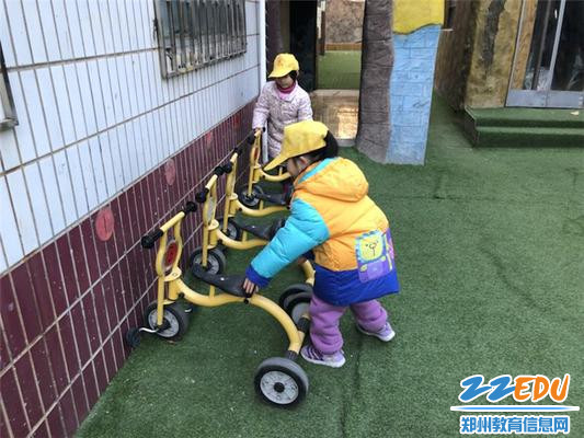 11、交通安全-摆放车辆 11、交通安全-摆放车辆