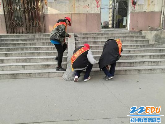 整治各类卫生死角 整治各类卫生死角