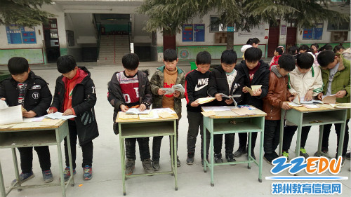 孩子们:我要认真看看,好好向他们学习 孩子们:我要认真看看,好好向他们学习