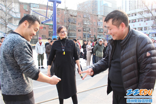 4决战前划拳选场地 4决战前划拳选场地