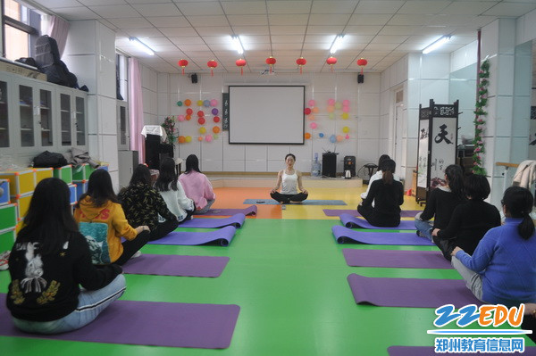 锦艺实验“优雅瑜伽、活力跳绳”庆祝女神节_调整大小 锦艺实验“优雅瑜伽、活力跳绳”庆祝女神节_调整大小