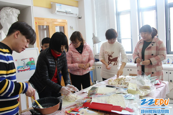 老师们分工合作_调整大小 老师们分工合作_调整大小