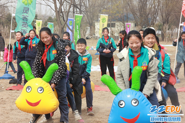 4.“左右左,向前冲啊!” 4.“左右左,向前冲啊!”