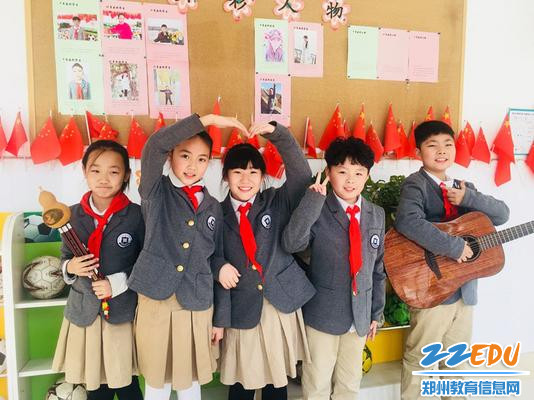 3.自信的小导游们已经蓄势待发 3.自信的小导游们已经蓄势待发