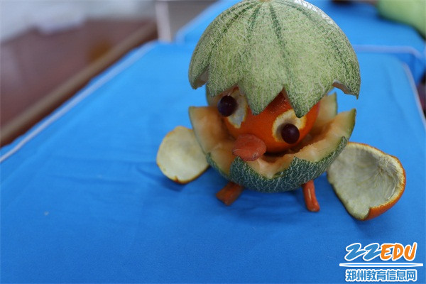 学生作品:小鸟出壳了 学生作品:小鸟出壳了