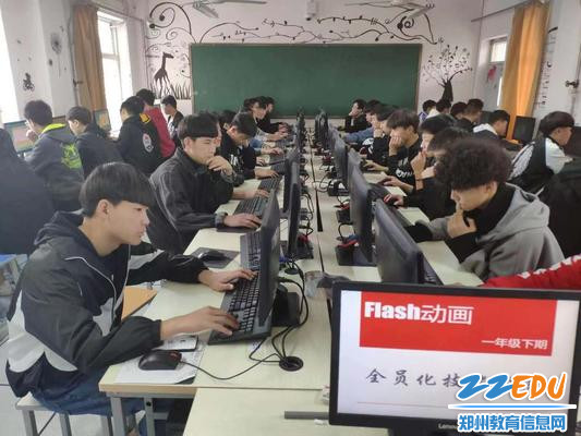 18级学生正在进行Flash动画竞赛 18级学生正在进行Flash动画竞赛