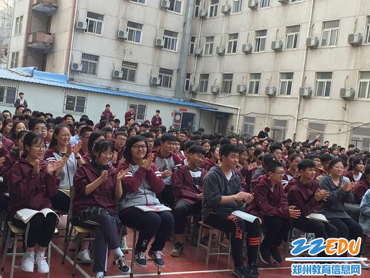 4.学生们掌声四起_副本 4.学生们掌声四起_副本