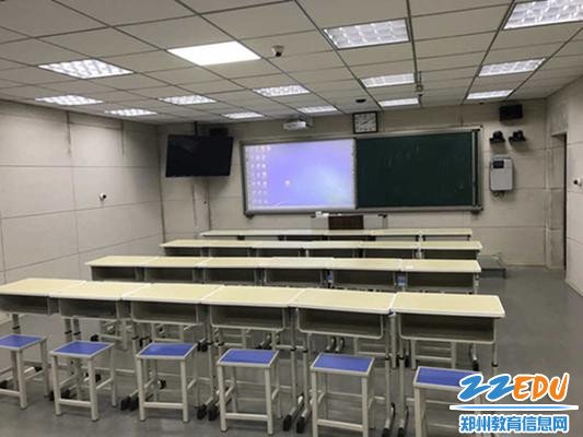 学校配有符合要求的网络教室