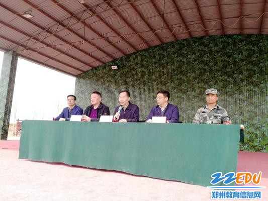 1.闭营仪式上,程雷副校长讲话 1.闭营仪式上,程雷副校长讲话