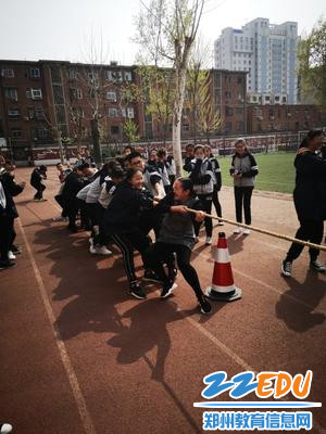 班主任上阵,大家士气大增 班主任上阵,大家士气大增