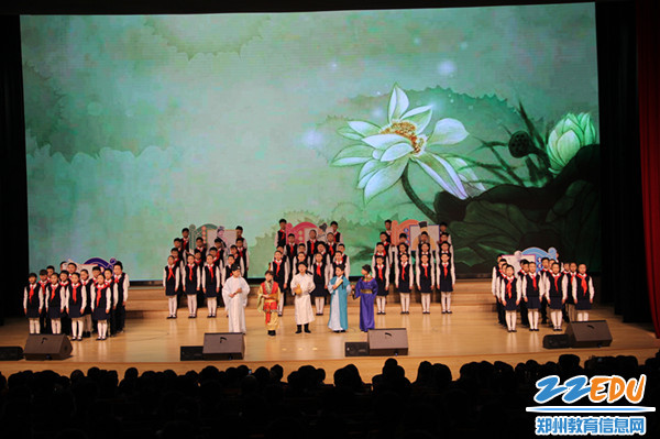 学生集体经典诵读节目《自在飞花轻似梦》 学生集体经典诵读节目《自在飞花轻似梦》