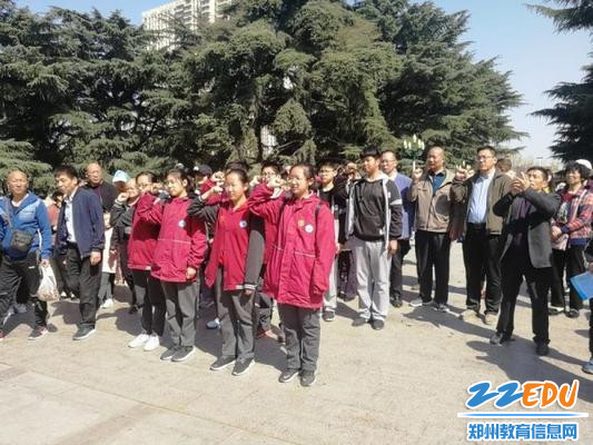 3、市民和同学们一起宣誓_conew1 3、市民和同学们一起宣誓_conew1