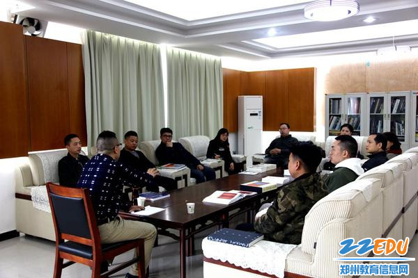 1.《精彩校园》栏目组与106中学优秀美术教师进行交流访谈 1.《精彩校园》栏目组与106中学优秀美术教师进行交流访谈