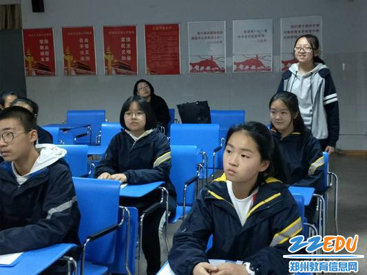 学生提出问题 学生提出问题