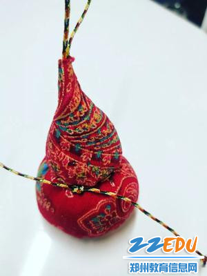 西方留学生制作的布艺葫芦1 西方留学生制作的布艺葫芦1