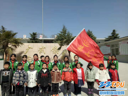 04 3月12日上午,“小手拉大手,少先队员在行动”清捡白色垃圾实践活动 04 3月12日上午,“小手拉大手,少先队员在行动”清捡白色垃圾实践活动