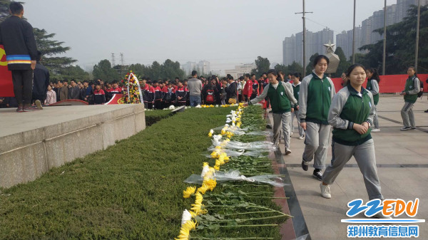 3依次献花 3依次献花