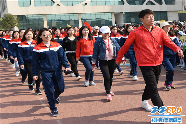 5、裁判员入场 5、裁判员入场