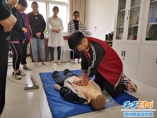 学生认真练习_副本 学生认真练习_副本