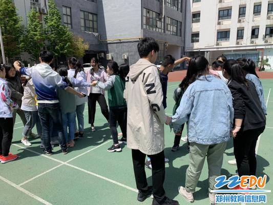 3“解结”大比拼 3“解结”大比拼