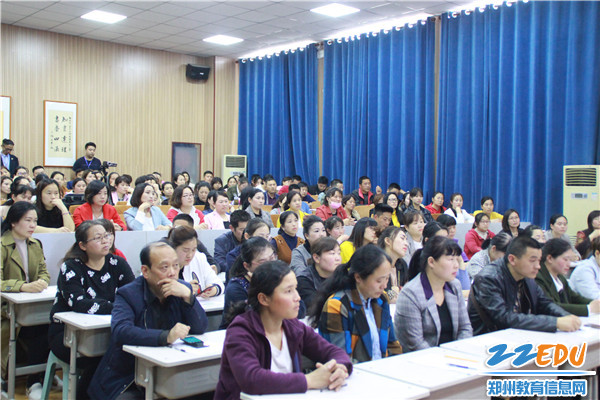 家长学校活动现场(2) 家长学校活动现场(2)