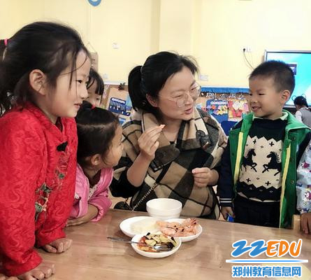 家长陪餐1_调整大小 家长陪餐1_调整大小