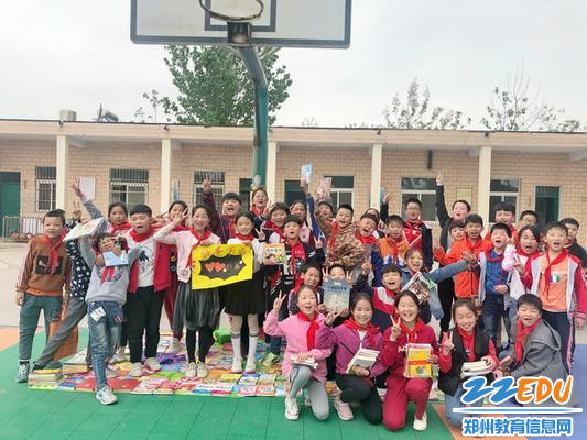 活动后班级留影_调整大小 活动后班级留影_调整大小