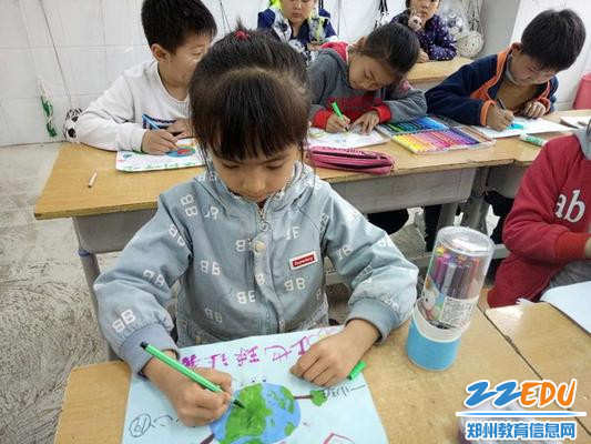 4.22 薛岗小学开展世界地球日纪念活动保护地球绘画比赛_调整大小 4.22 薛岗小学开展世界地球日纪念活动保护地球绘画比赛_调整大小