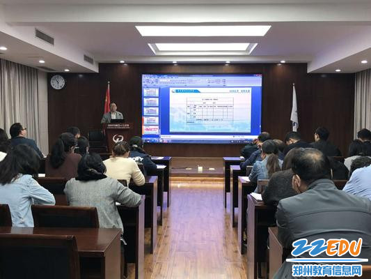 4年级主管主任韩清波部署具体工作 4年级主管主任韩清波部署具体工作